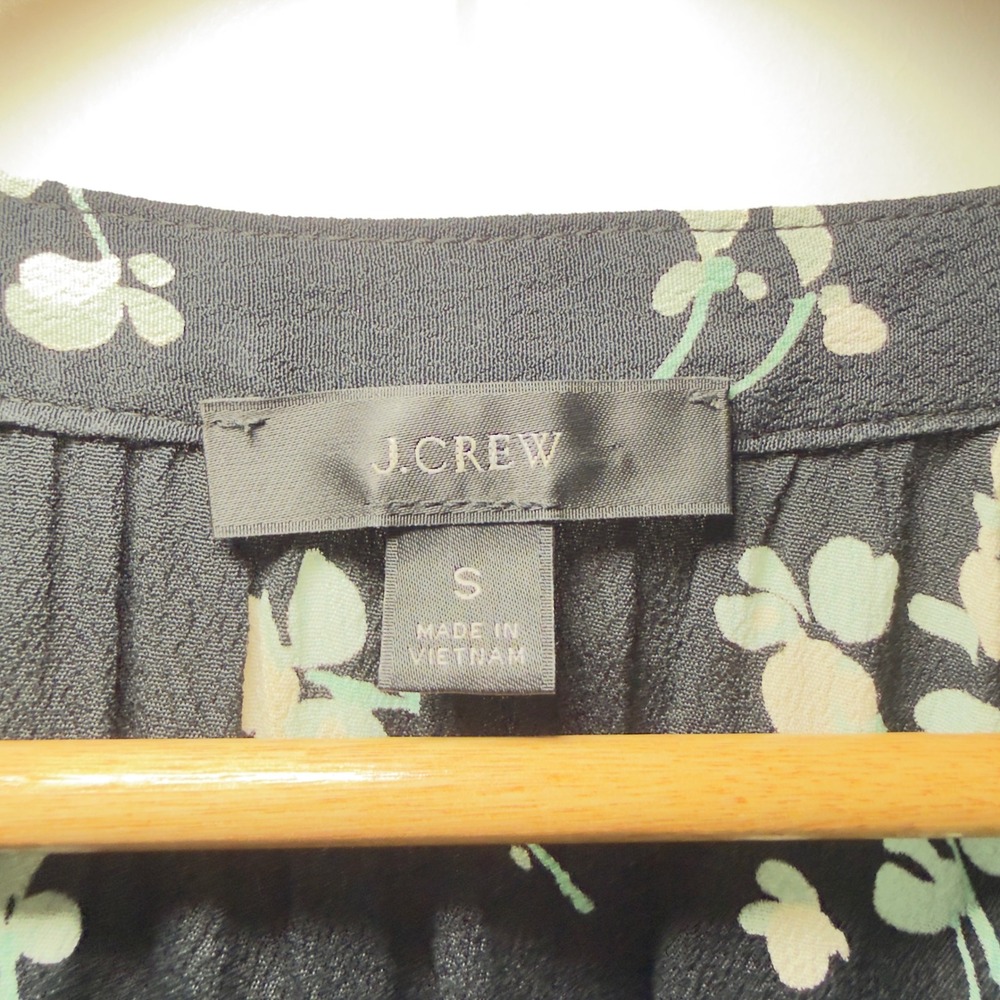 J. Crew Small Floral V Neck Multicolor Floral Popover Blouse Dark Academia - Picture 5 of 7